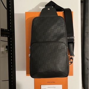 Rare Louis Vuitton avenue sling bag